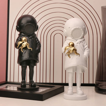 Cross border best-selling diving girl resin handicraft decorations Home living room porch TV cabinet decorations deepsea
