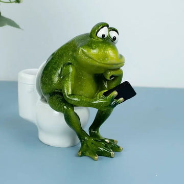 Whimsical Frog on Toilet Statue, Multifunctional Organizer with Pen Holder, Makeup Brush Pot & Ashtray, Novelty Desk Decor