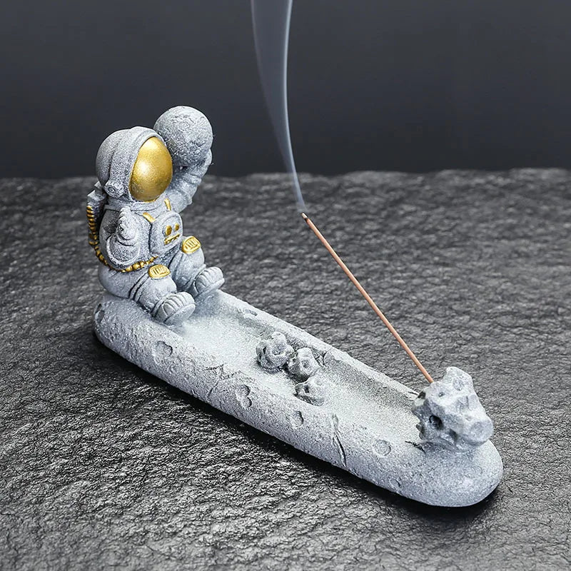 1pc Resin Astronaut Incense Burner Creative Home Decorations Space Man Incense Stick Holder For Christmas and Valentine's Day