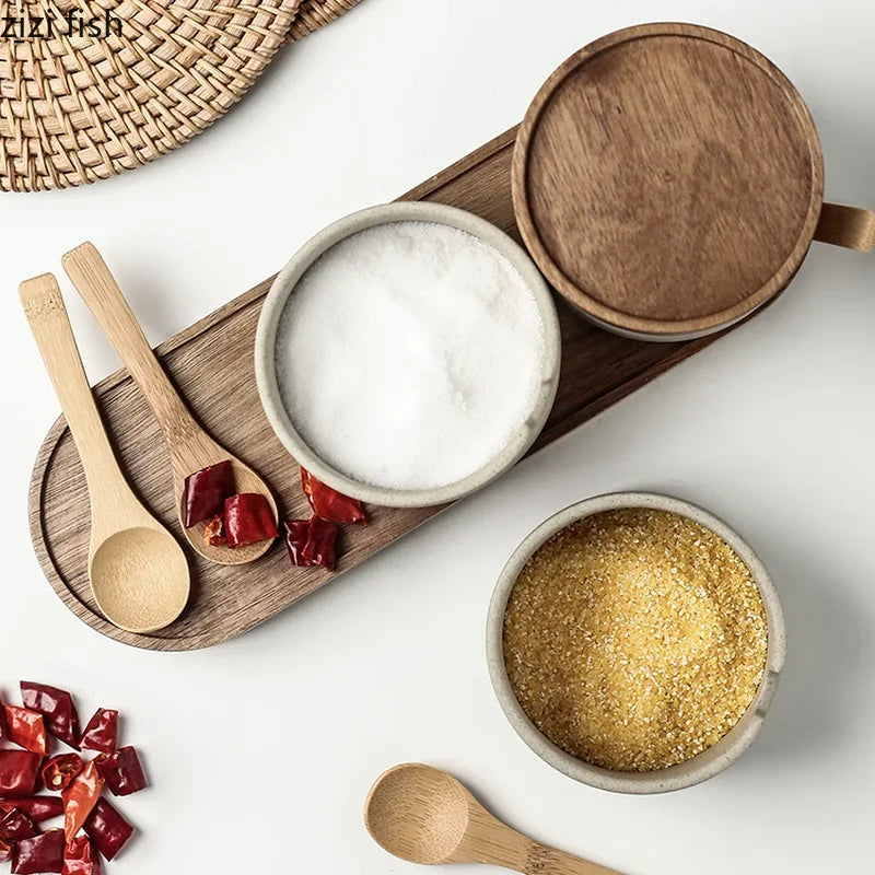 European Kitchen Spice Pepper Storage Bottle Round Ceramic Seasoning Jar with Wooden Lid Salt Pepper Jar Kitchen Tools Porcelain