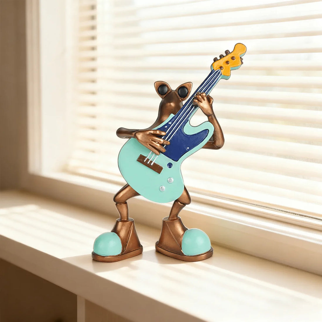 Frog Violinist Statue Handcrafted Resin Sculpture Unique Musician Figurine for Home  Bookshelf Decor Creative Gift Idea