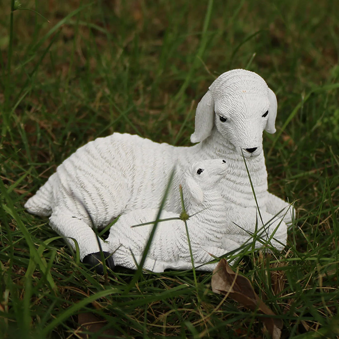 Resin Figurine Flower Pot Decor Lamb OrnamentSimulation Decor Mini Animal Models For Farm Yard Artificial Lamb Craft Gifts